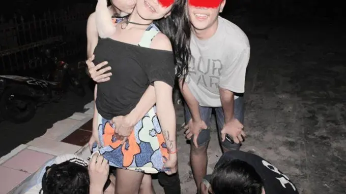 Sakit Jiwa! Foto ABG Remas Payudara Temannya Beredar