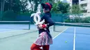 Potret Syahrini saat tenis. [Foto: Instagram/princessyahrini]