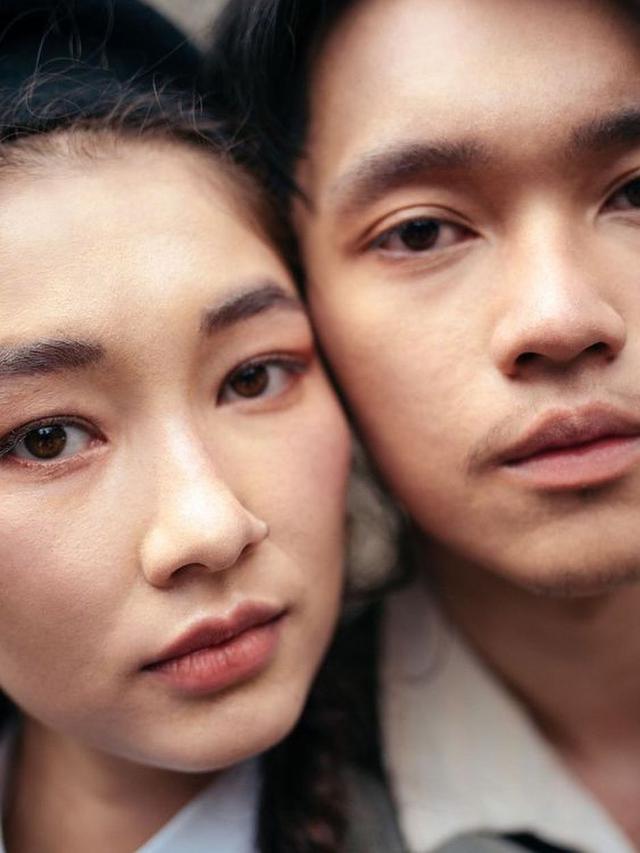 7 Gaya Devina Aureel dan Brandon Salim dengan Tema Street Fashion Ini Menawan