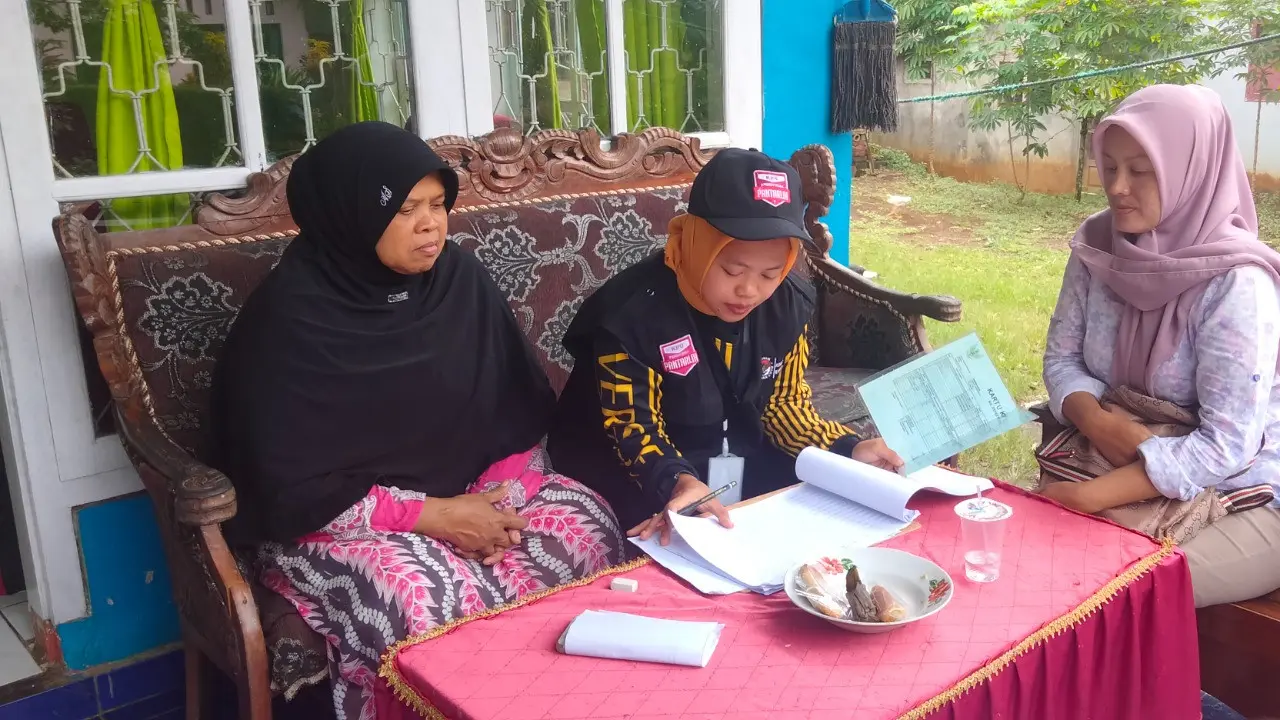 Proses coklit pemilih Pemilu 2024 yang dilakukan oleh petugas Pantarlih di Banyuwangi (Istimewa)