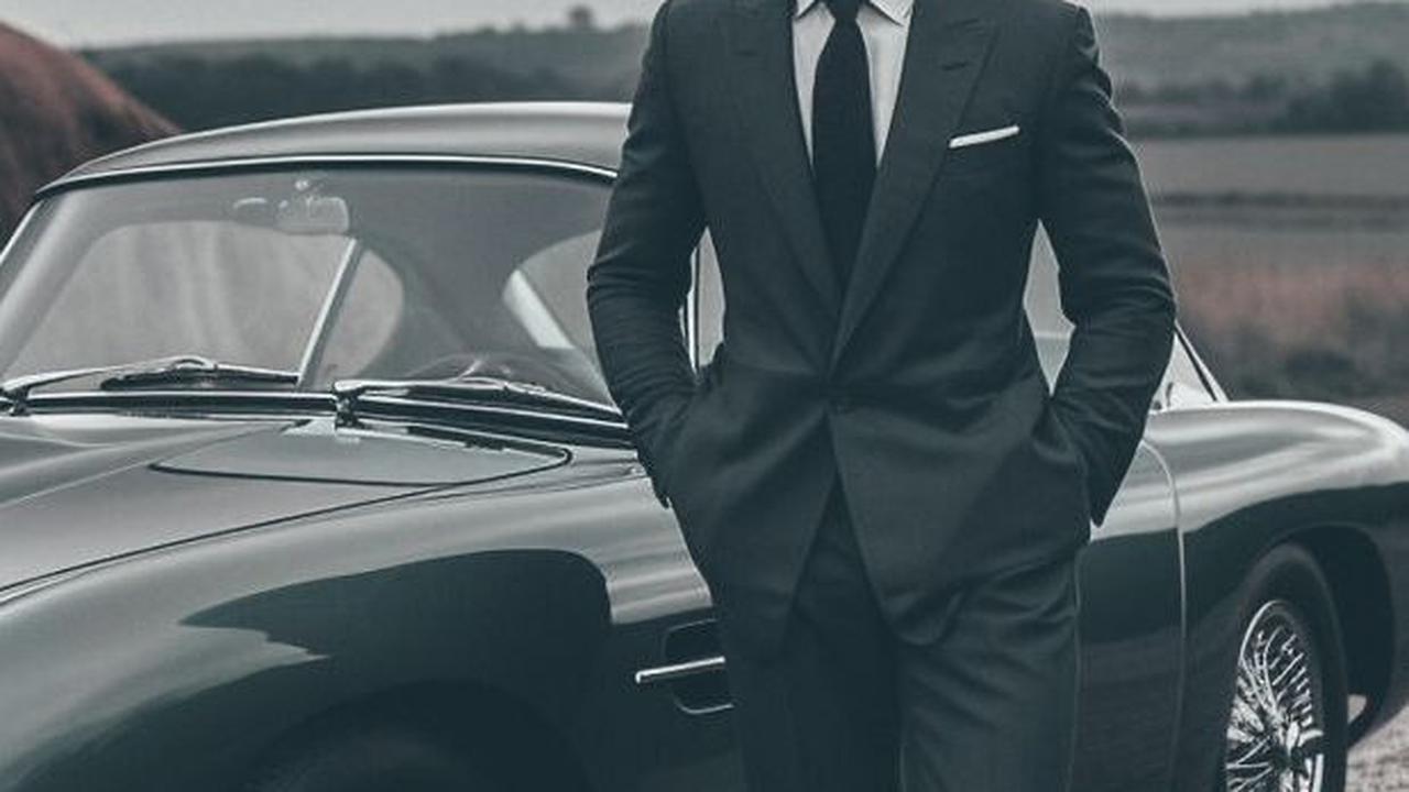 4. Berkat perannya di serial The Night Manager, Tom Hiddleston disebut para fans cocok memerankan James Bond.
