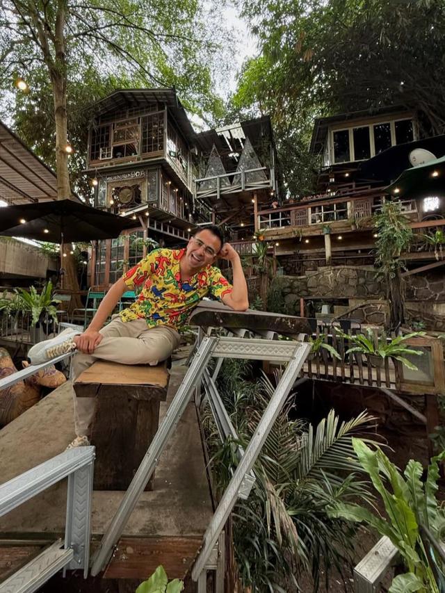 Raffi Ahmad di rumah goa Dik Doank. (credit: instagram.com/raffinagita1717)