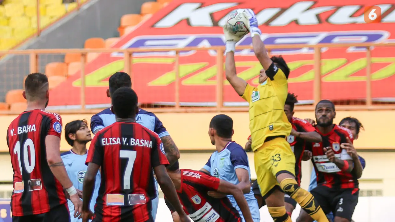 Foto: Persela Lamongan Curi Kemenangan dari Persipura Jayapura meski Bermain dengan 10 Pemain di BRI Liga 1 2021 / 2022