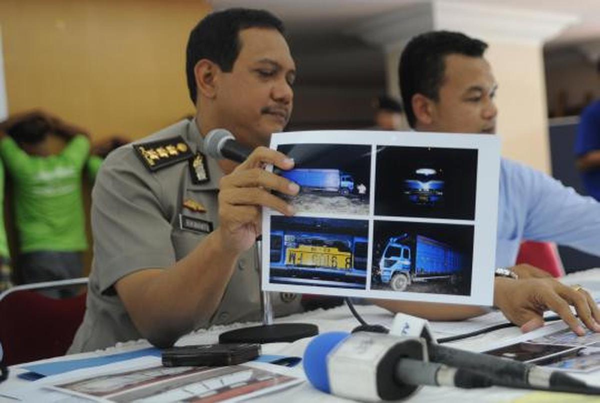 Bajing loncat gasak miliaran 