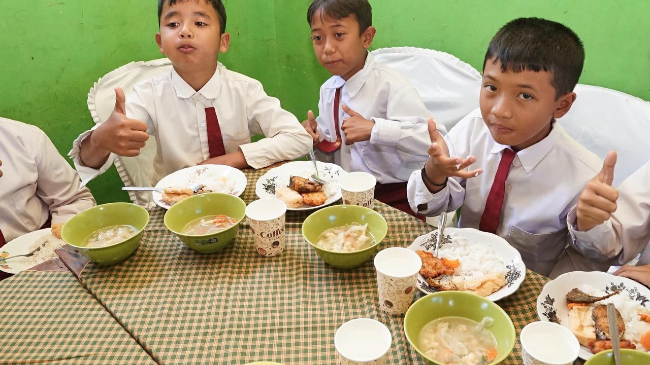 Bupati Ipuk Simulasi Program Makan Siang Bergizi