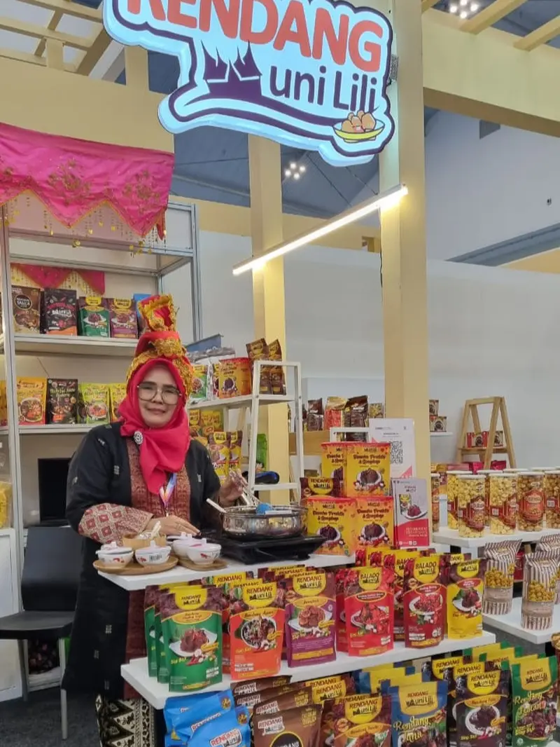 Ermaneli Owner Rendang Uni Lili