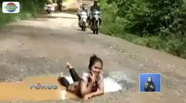 Sindiran unik berbentuk foto jalanan rusak di Batumara, Ogan Komering Ulu, Sumatera Selatan, direspon Gubernur Sumsel Herman Daru.