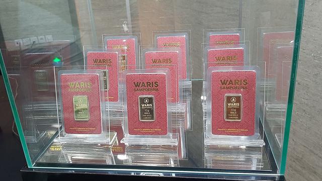 PT Sampoerna Gold Indonesia melebarkan lini bisnis dengan meluncurkan Emas WARIS dengan tingkat kemurnian sebesar 99,99 persen.