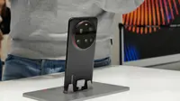 Penampakan Xiaomi 15 Ultra yang siap meluncur di Indonesia dalam waktu dekat. (Liputan6.com/Agustinus M. Damar)