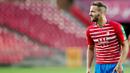5. Roberto Soldado (Granada) - Striker berusia 35 tahun ini merupakan salah satu pemain berpengalaman di La Liga. Pernah membela enam klub berbeda LaLiga, Soldado telah mengemas 118 gol dari 282 pertandingan. (AFP/Jorge Guerrero)