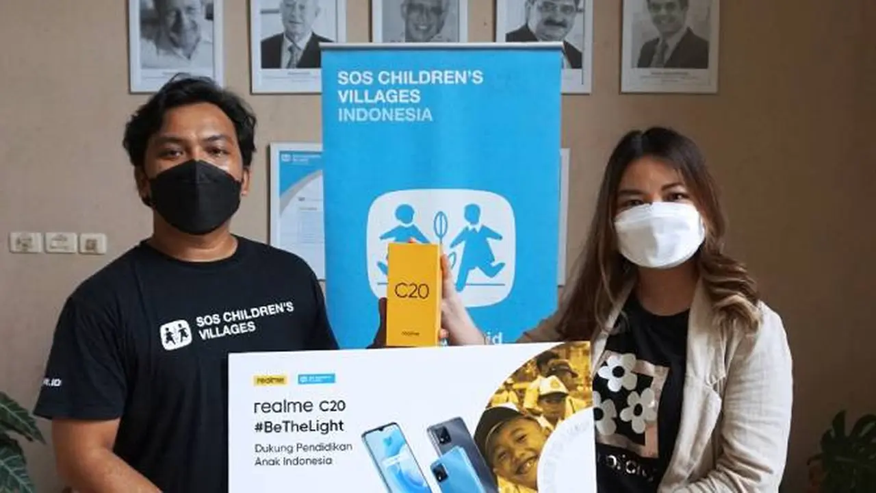 Realme Bagi-Bagi Smartphone Gratis untuk Pelajar di Daerah Pelosok