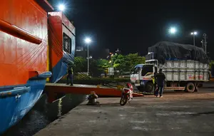 Kemenhub Mulai Uji Coba Tertibkan Truk ODOL di Pelabuhan
