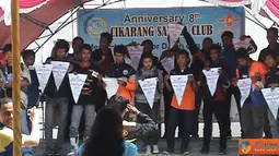 Citizen6, Bekasi: Peringatan hari jadi Cikarang Satria Club ke-8, diramaikan dengan Kegiatan Donor Darah dan Santunan Anak Yatim yang bertempat di Hadhamas Futsal, Minggu, (3/7). (Pengirim: Baebudin) 