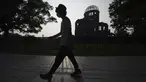 Kubah Bom Atom terlihat saat senja di Hiroshima, Jepang, Selasa (4/8/2020). Kota Hiroshima akan memperingati 75 tahun pemboman atom oleh Amerika Serikat pada 6 Agustus 2020. (AP Photo/Eugene Hoshiko)