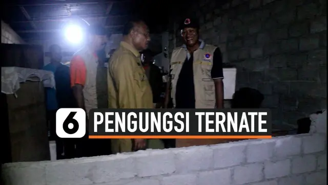 Pengungsi korban gempa Ternate masih terus bertahan di pengungsian. Mereka masih takut dan trauma untuk kembali ke rumah masing-masing