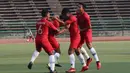 Pemain Timnas Indonesia U-22, merayakan gol yang dicetak oleh M Luthfi Kamal ke gawang Vietnam pada laga Piala AFF U-22 2019 di Olympic Stadium, Phnom Penh, Kamboja, Minggu (24/2/2019). Indonesia menang 1-0 atas Vietnam. (Bola.com/Zulfirdaus Harahap)