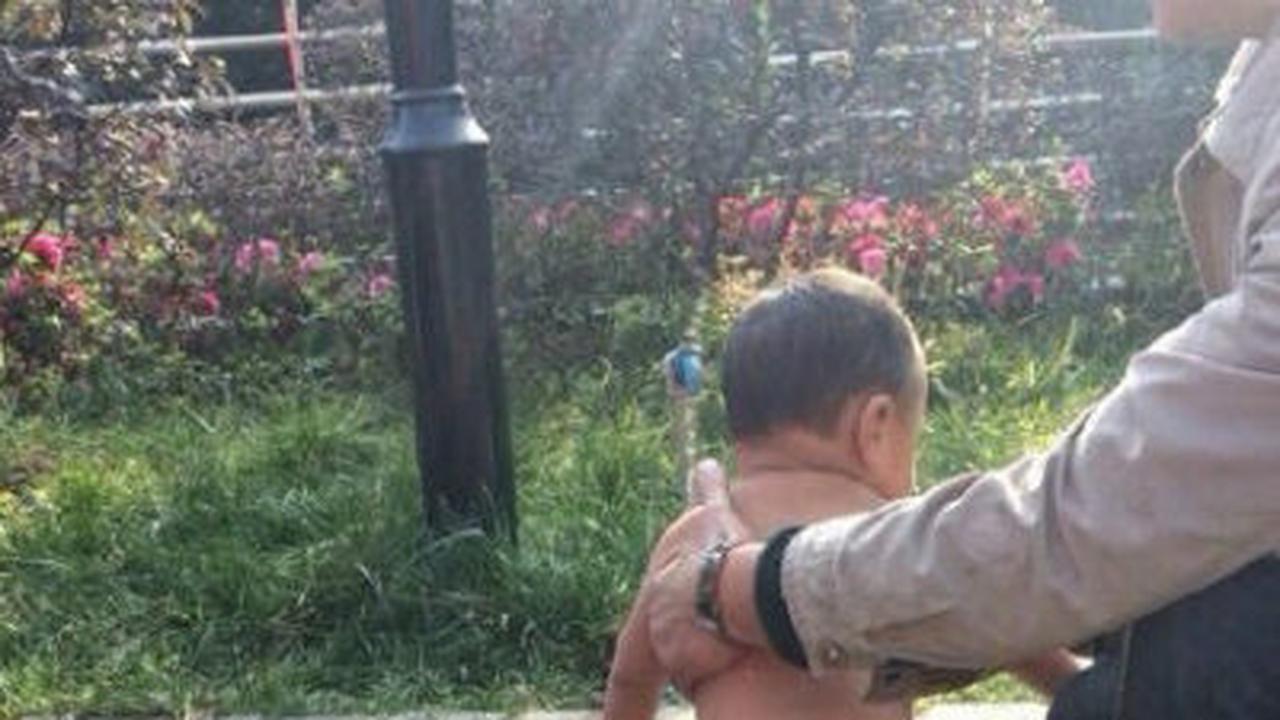 Balita Setahun Mandi Pakai Air Keran Taman, Bolehkah?