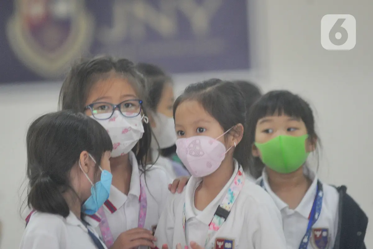 Siswa di BSD Wajib Periksa Suhu Tubuh