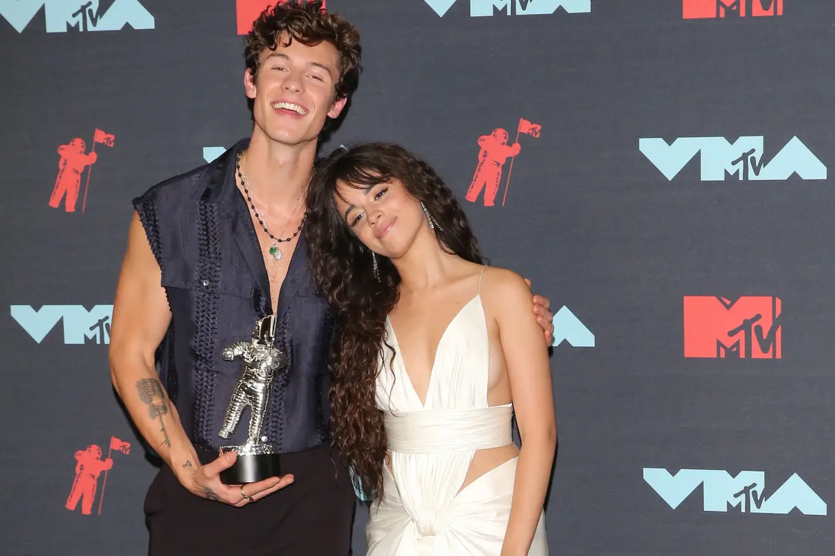 [Fimela] Camila Cabello dan Shawn Mendes