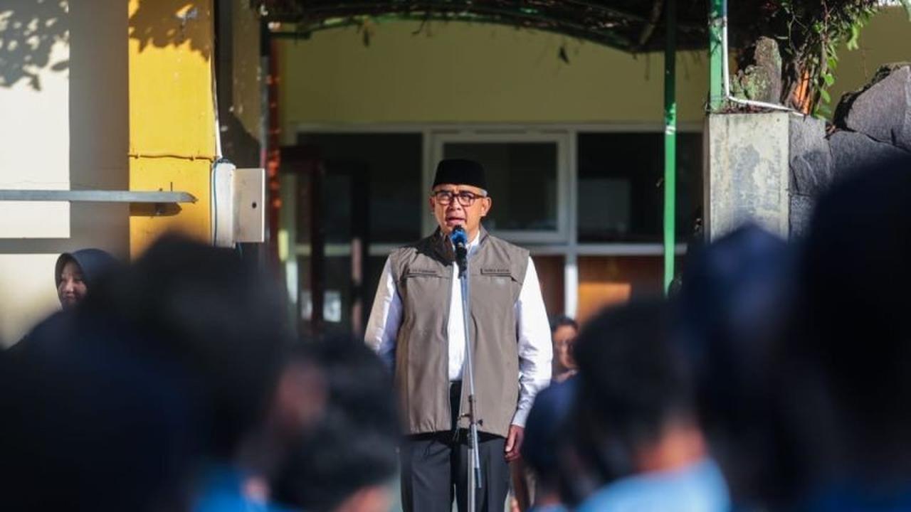 Trivia Pendidikan: Pemkot Bandung Perkuat Pendidikan Karakter Siswa Lewat Bela Negara