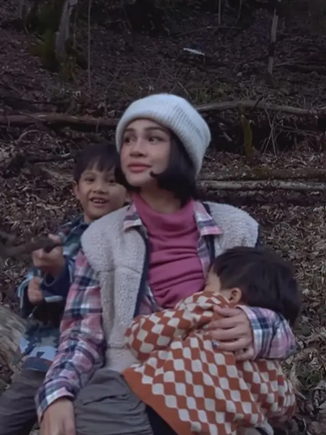 Andien menyusui (Instagram/andienaisyah)