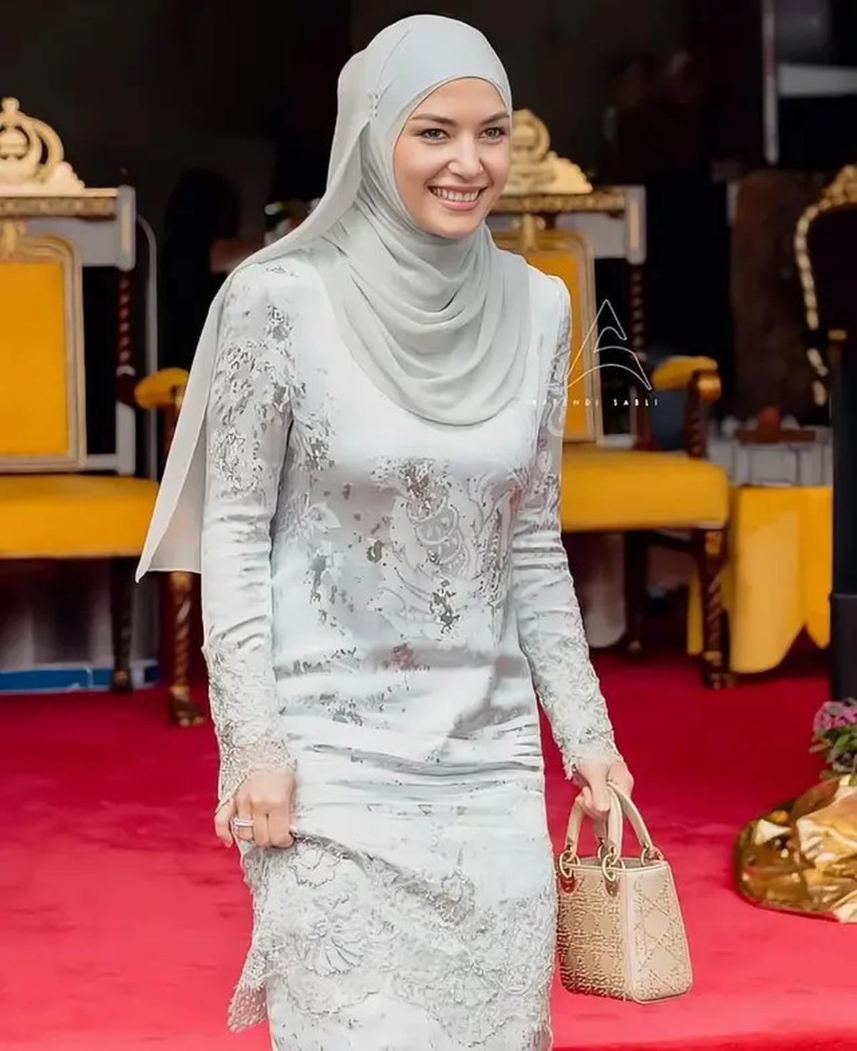 5 Tren Hijab 2025 yang Lagi Hits, Bikin Kamu Makin Stylish!