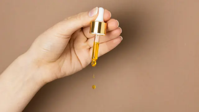 ilustrasi tea tree oil.