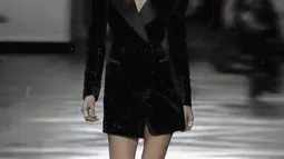 Sebagai salah satu super model yang terkenal di dunia. Tentunya kehadiran Bella Hadid di panggung catwalk selalu ditunggu-tunggu oleh pecinta fashion dan penggemarnya. (Liputan6.com/IG/bellahadid)