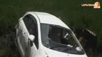 [VIDEO] Sedan Dihantam Kereta, Pengemudi Tewas