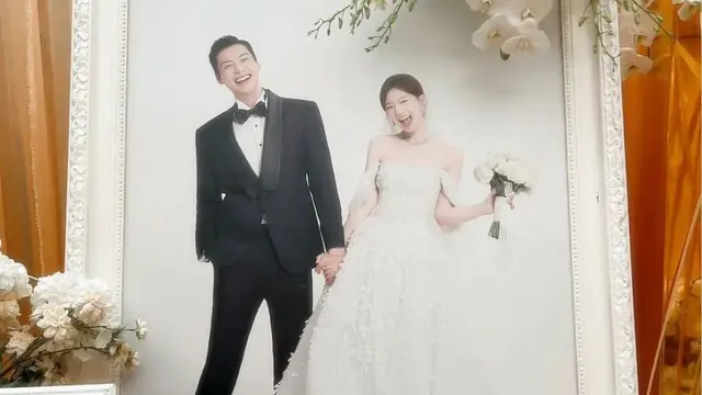 Zhao Lusi memakai gaun pengantin dengan lawan mainnya William Chan di Love's Ambition. (Dok: X love_s_ambition)