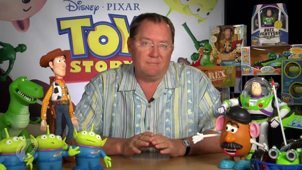 John Lasseter, Pimpinan Kreatif Pixar yang juga bersama Disney, berada di antara boneka Toy Story. (Disney)
