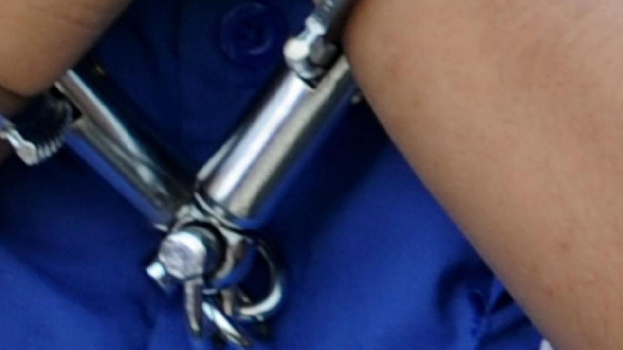 Terekam Kamera Aksi Lihai Copet Emak-Emak Ini Bikin Geleng-geleng, 'Licin Bener Tangannya