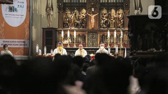 Pelaksanaan Misa Natal di Gereja Katedral Jakarta