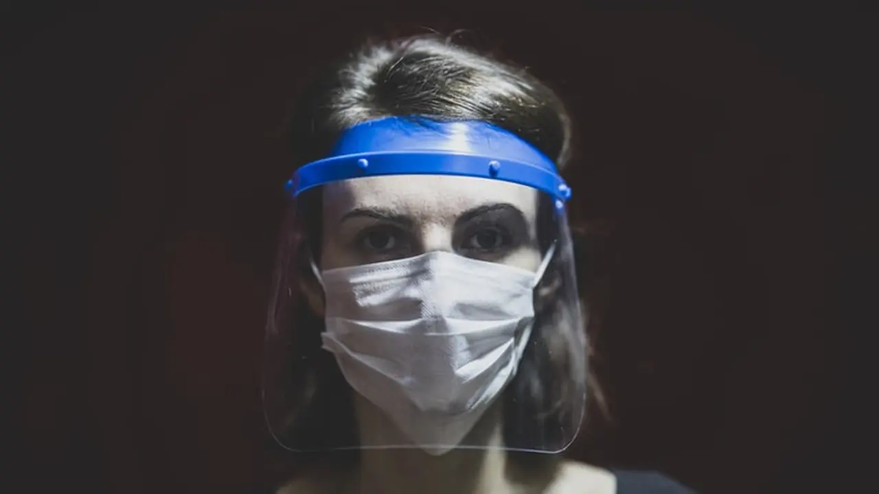Ilustrasi face shield