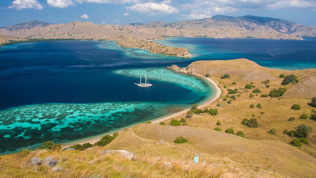 [Bintang] Pulau-pulau Terbaik di Kepulauan Komodo untuk Melakukan Pendakian