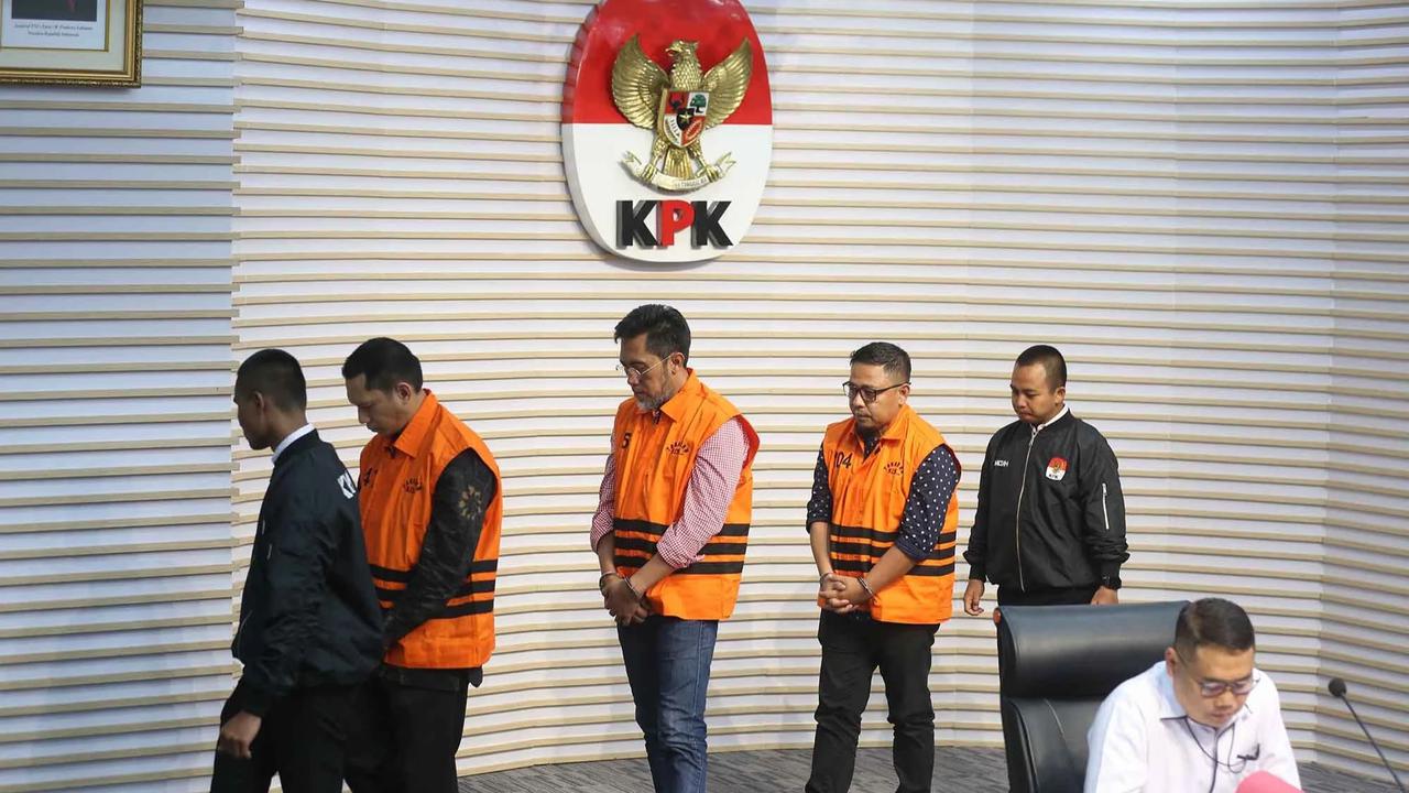 FOTO: KPK Tahan Tiga Tersangka Baru Kasus Korupsi Pembangunan RSUD Kolaka Timur