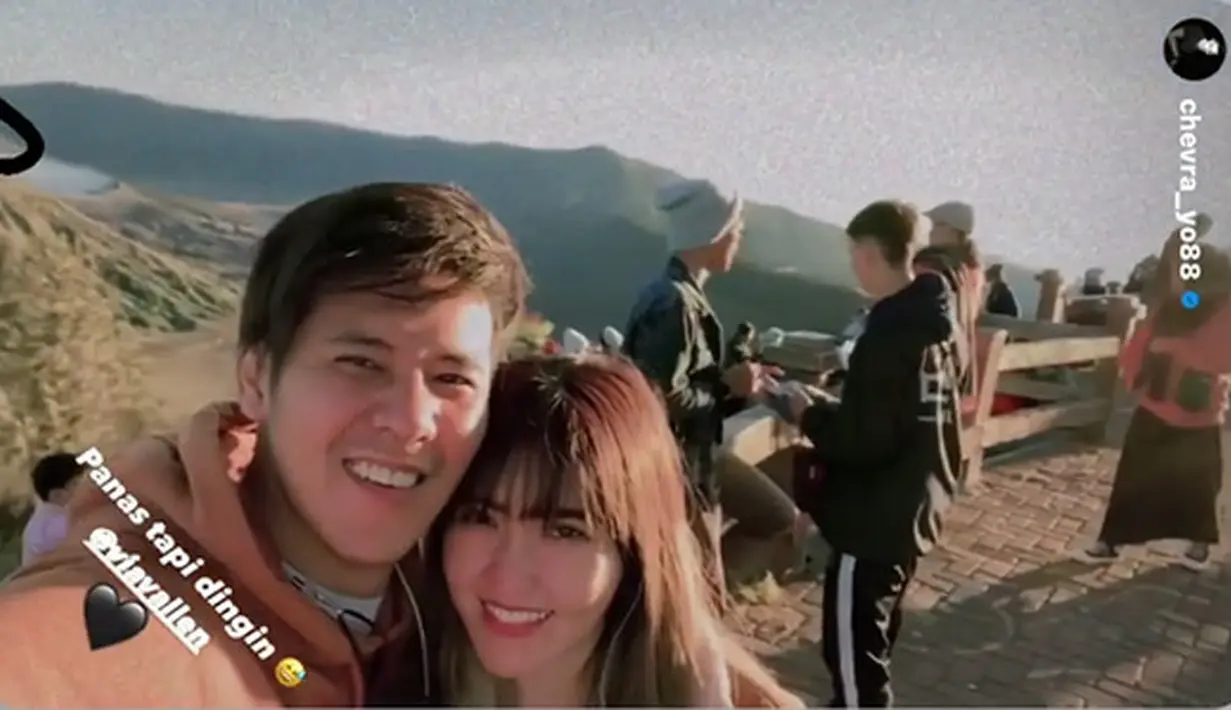 Via Vallen dan Chevra Yolandi (Instagram/viavallen)