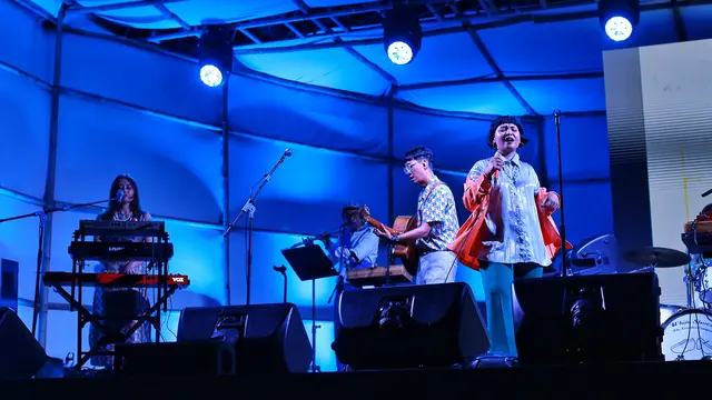 White Shoes & The Couple Company