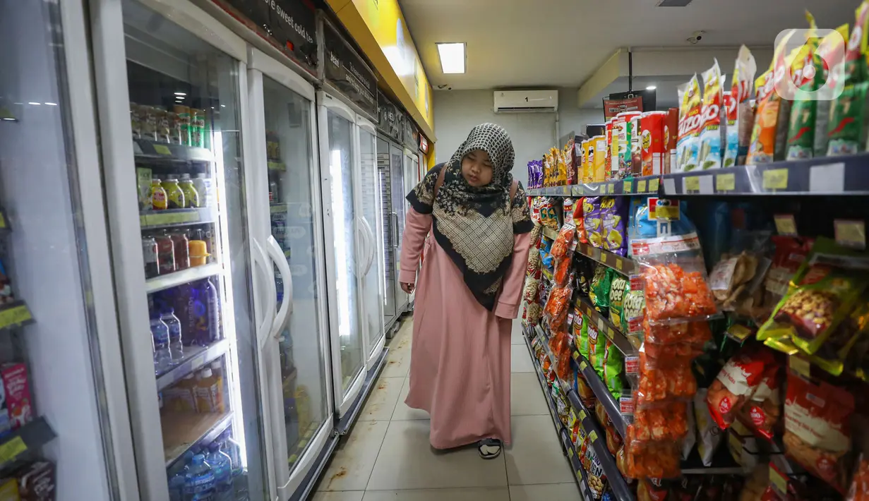 Inflasi di Jakarta juga dipengaruhi oleh telur ayam ras, beras bahan pokok, makanan masyarakat sebesar 0,03 persen. (Liputan6.com/Angga Yuniar)
