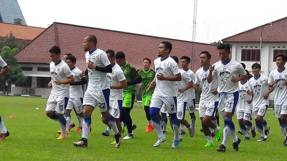 Pemain Persib Bandung akan menjalani pemusatan latihan di Yogyakarta hingga 30 Desember 2017. (Bola.com/Erwin Snaz)