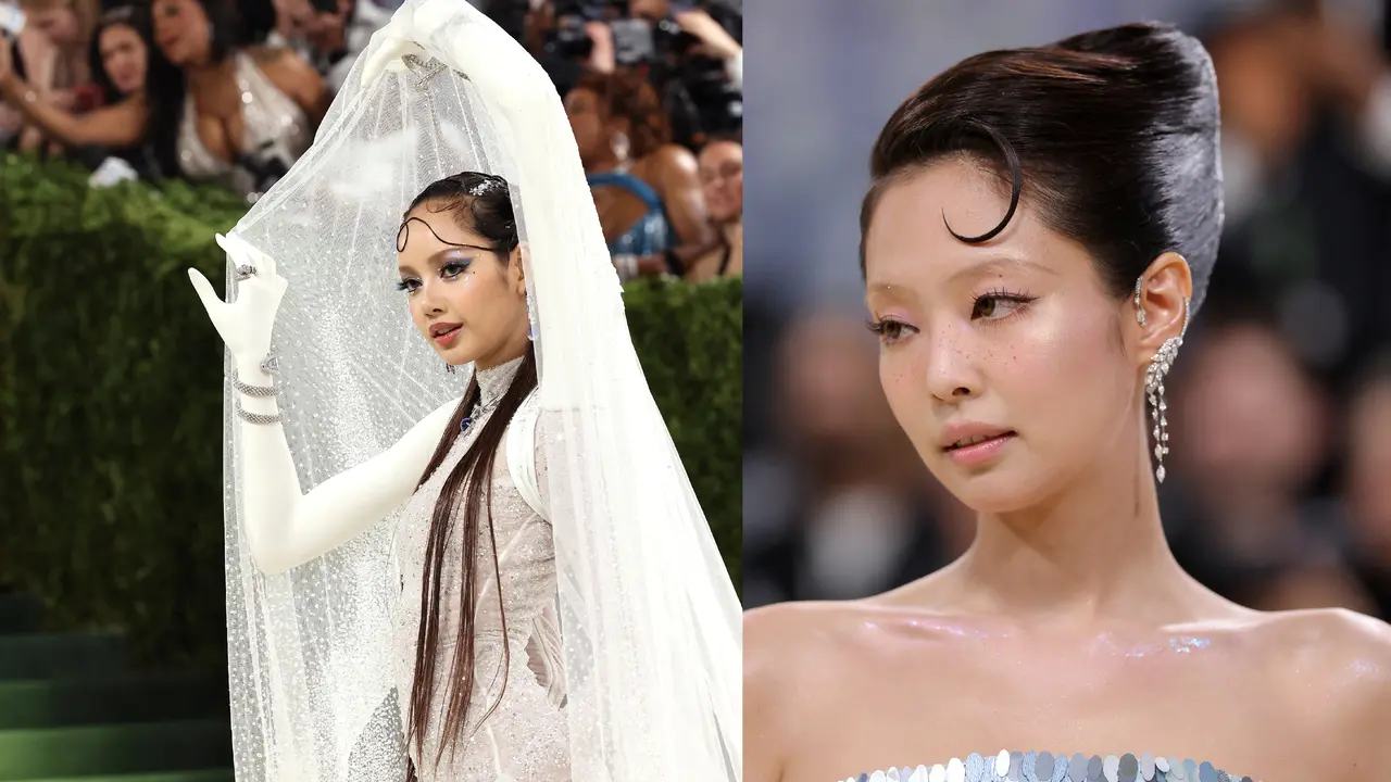 Lisa dan Jennie Blackpink di Met Gala 2026. (Julian Hamilton - Mike Coppola  / GETTY IMAGES NORTH AMERICA / Getty Images via AFP/)