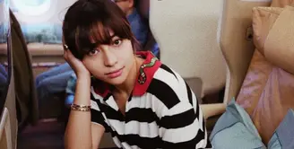 Nikita Willy, sebagai salah satu wanita yang berprofesi sebagai selebriti yang memerhatikan dunia fashion.  Demi penampilannya, ia  pun rela mengeluarkan hingga jutaan rupiah. Seperti untuk koleksi t-shirtnya berikut ini. (Instagram/nikitawillyofficial94)