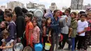 Perserikatan Bangsa-Bangsa (PBB) memperingatkan, ribuan bayi Palestina di Gaza bisa meninggal dalam beberapa hari tanpa makanan dan bantuan medis segera. (Omar AL-QATTAA/AFP)