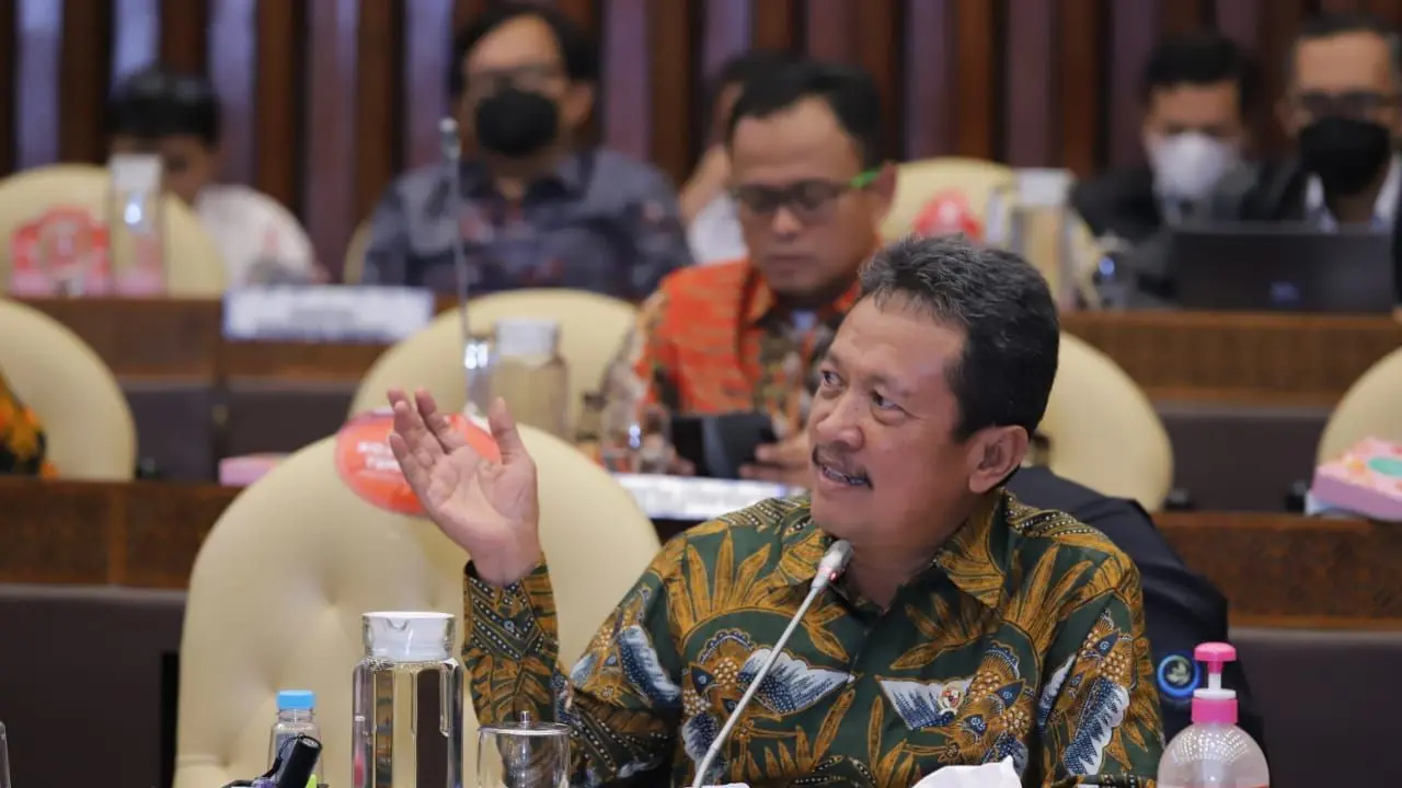 Menteri Kelautan dan Perikanan Sakti Wahyu Trenggono dalam rapat kerja dengan anggota Komisi IV DPR, mengutip keterangan resmu, Senin (12/9/2022).  (Dok KKP)