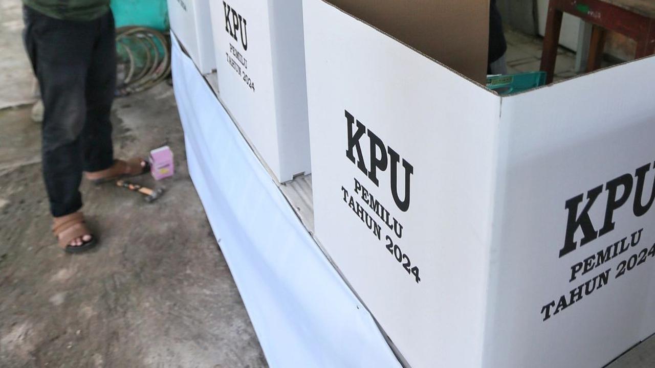 Selain logistik, persiapan pengamanan selama 24 jam juga dilakukan jelang hari pencoblosan pada Rabu 14 Februari 2024. Foto: Liputan6.com / Angga Yuniar