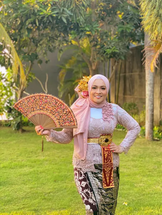 (Instagram/astridkuya)