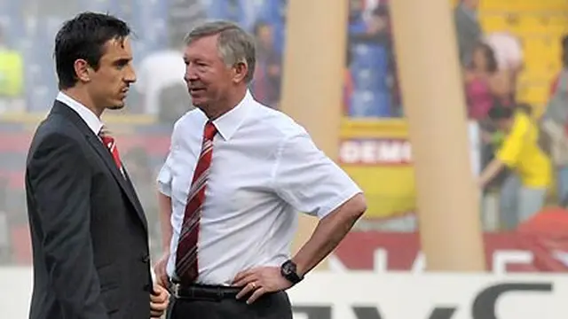 Gary Neville &amp; Alex Ferguson (&copy; AFP 2009)