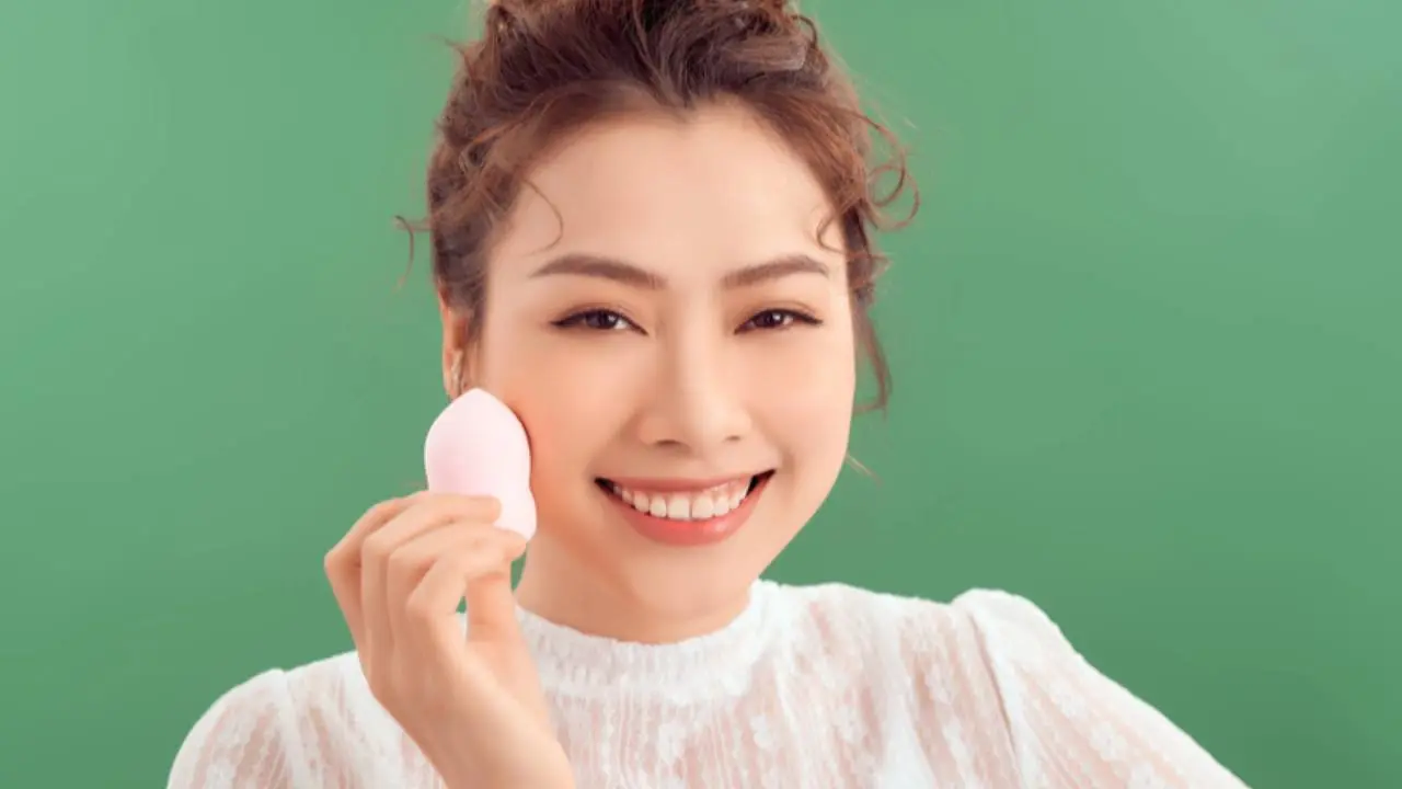 Pilihan Beauty Blender yang Bagus agar Foundation dan Concealer Menyatu dengan Kulit