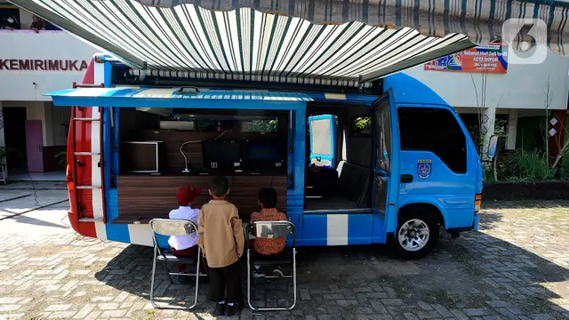 Antusias Anak-Anak Berinternet Sehat