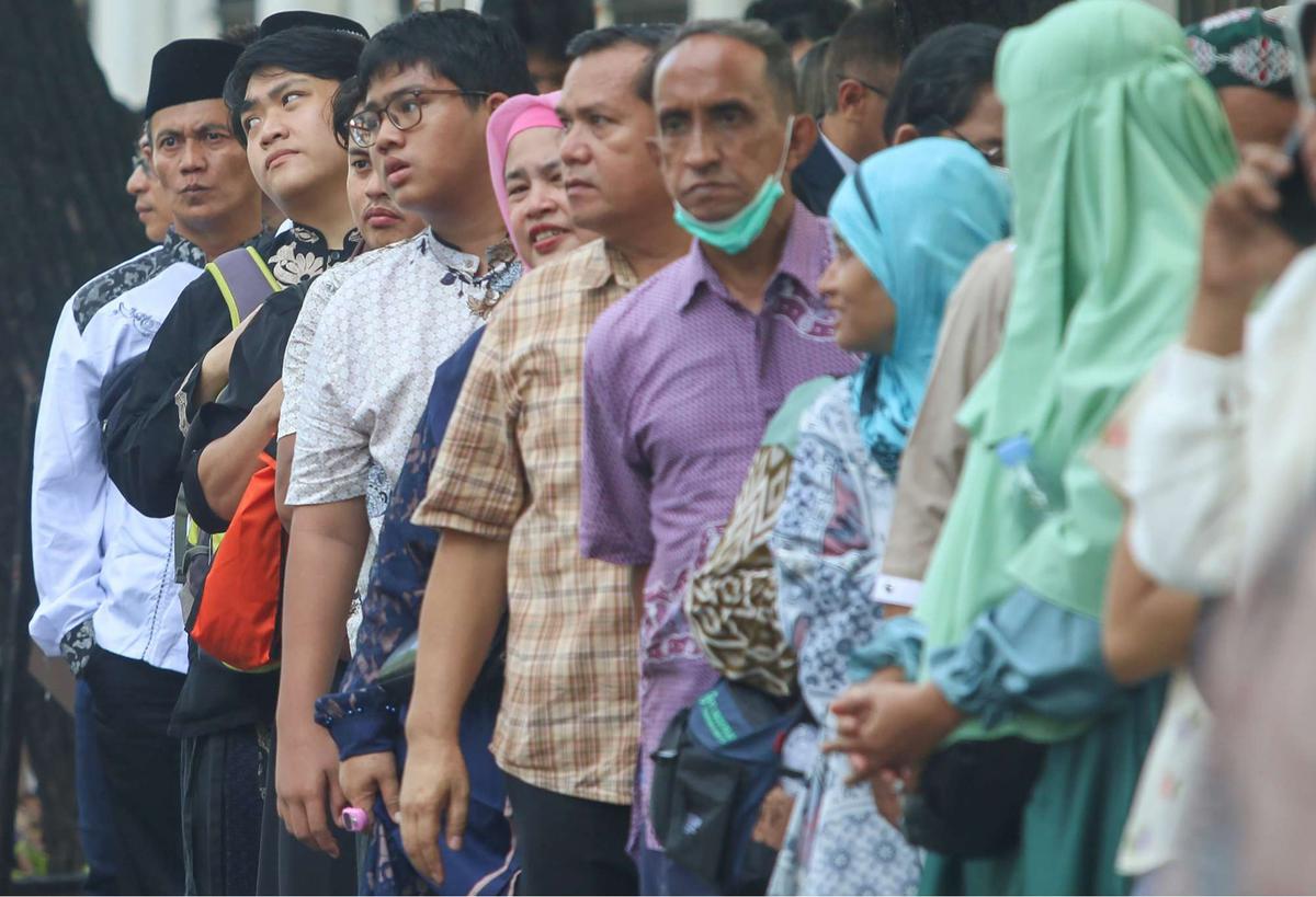 Antusiasme Ribuan Orang Hadiri Open House Prabowo di Istana